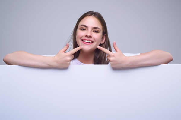 Ways A Cosmetic Dentist Can Instantly Improve Your Smile