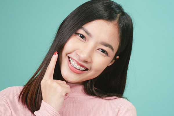 Reasons To Consult Your Dentist For A Smile Makeover